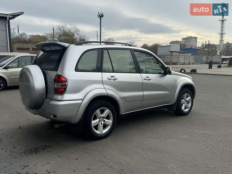Позашляховик / Кросовер Toyota RAV4 2004 в Одесі
