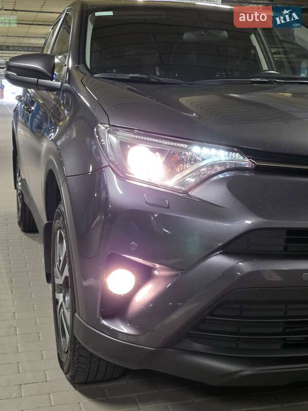 Внедорожник / Кроссовер Toyota RAV4 2016 в Киеве фото 3 Внедорожник / Кроссовер Toyota RAV4 2016 в Киеве