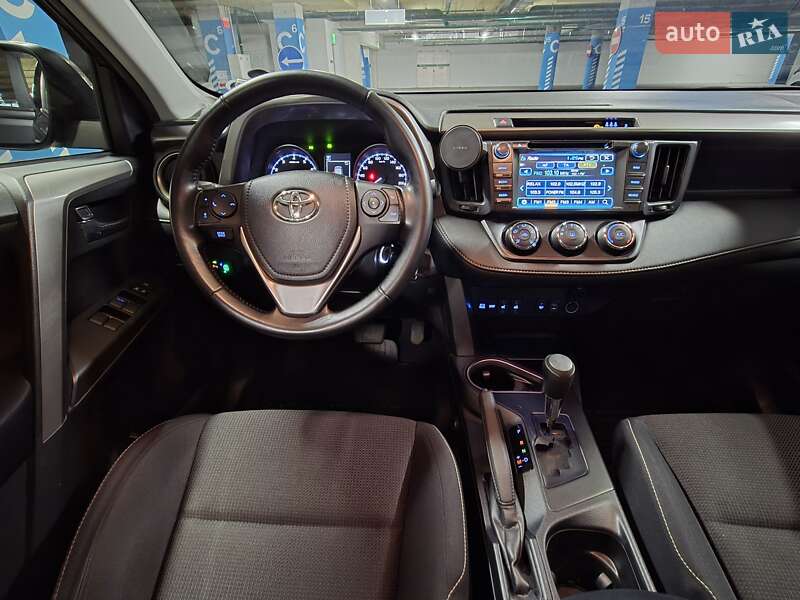 Внедорожник / Кроссовер Toyota RAV4 2016 в Киеве фото 14 Внедорожник / Кроссовер Toyota RAV4 2016 в Киеве