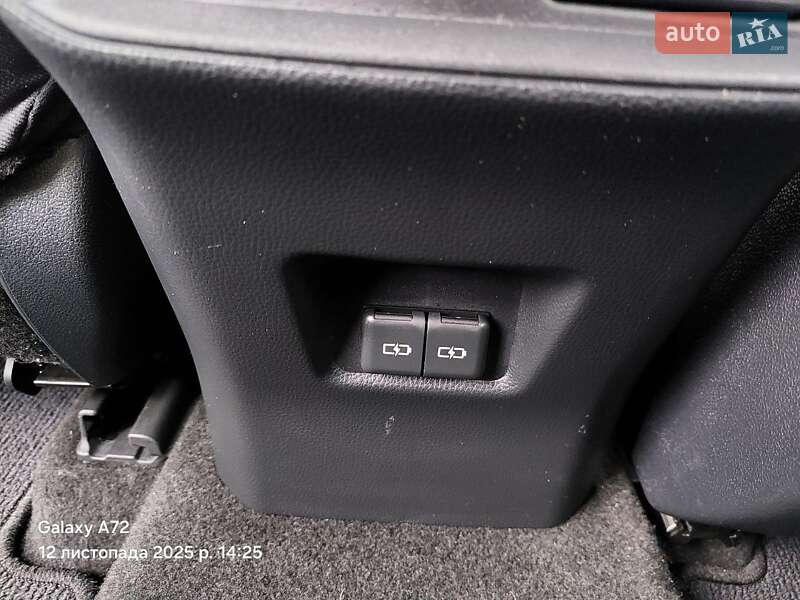 Внедорожник / Кроссовер Toyota RAV4 2023 в Киеве фото 16 Внедорожник / Кроссовер Toyota RAV4 2023 в Киеве