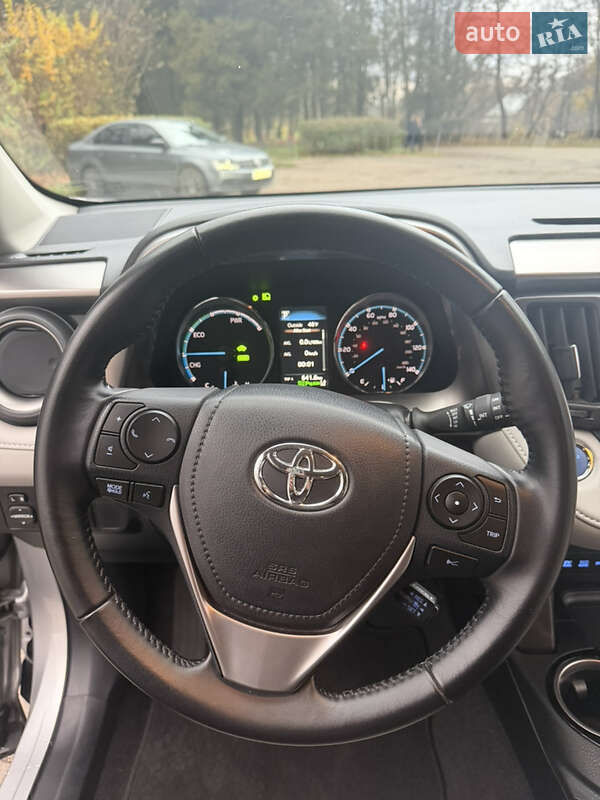 Внедорожник / Кроссовер Toyota RAV4 2016 в Львове