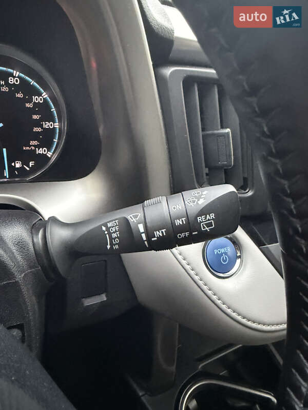 Внедорожник / Кроссовер Toyota RAV4 2016 в Львове