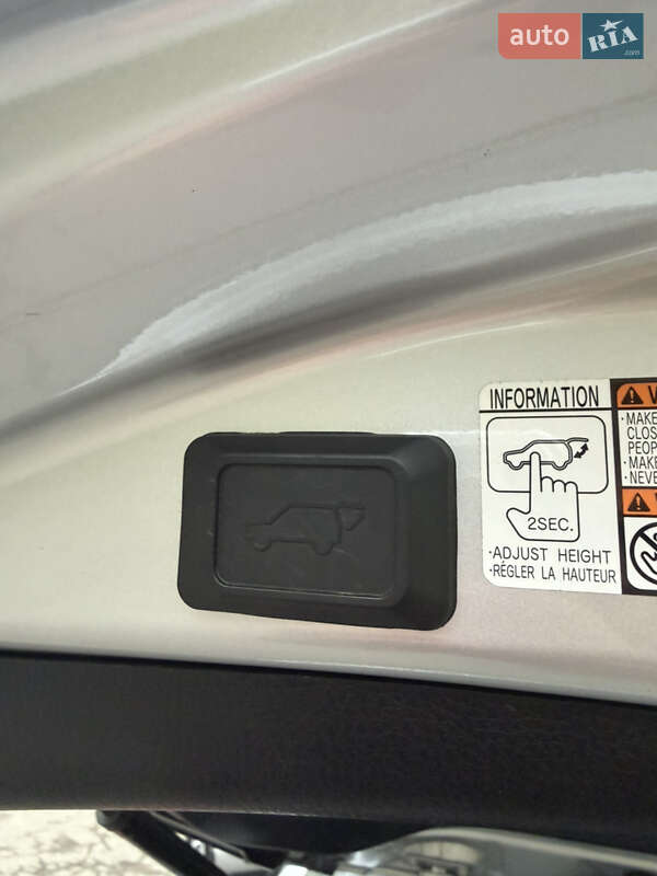 Внедорожник / Кроссовер Toyota RAV4 2016 в Львове