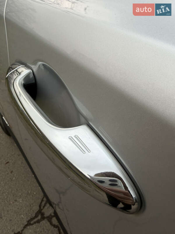 Внедорожник / Кроссовер Toyota RAV4 2016 в Львове