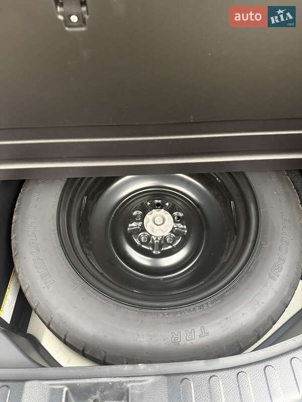 Внедорожник / Кроссовер Toyota RAV4 2016 в Львове