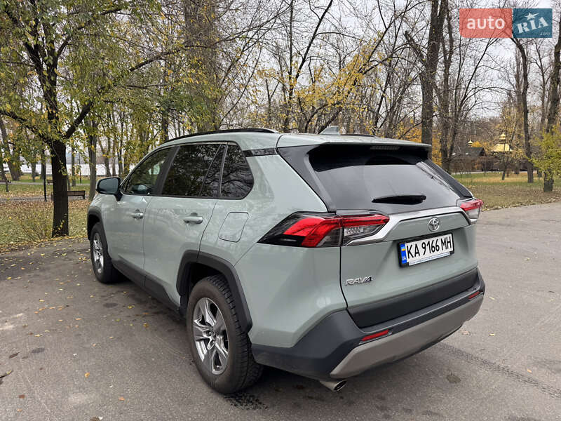 Внедорожник / Кроссовер Toyota RAV4 2023 в Киеве