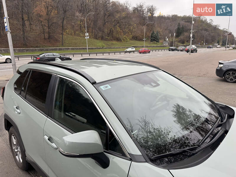 Внедорожник / Кроссовер Toyota RAV4 2023 в Киеве