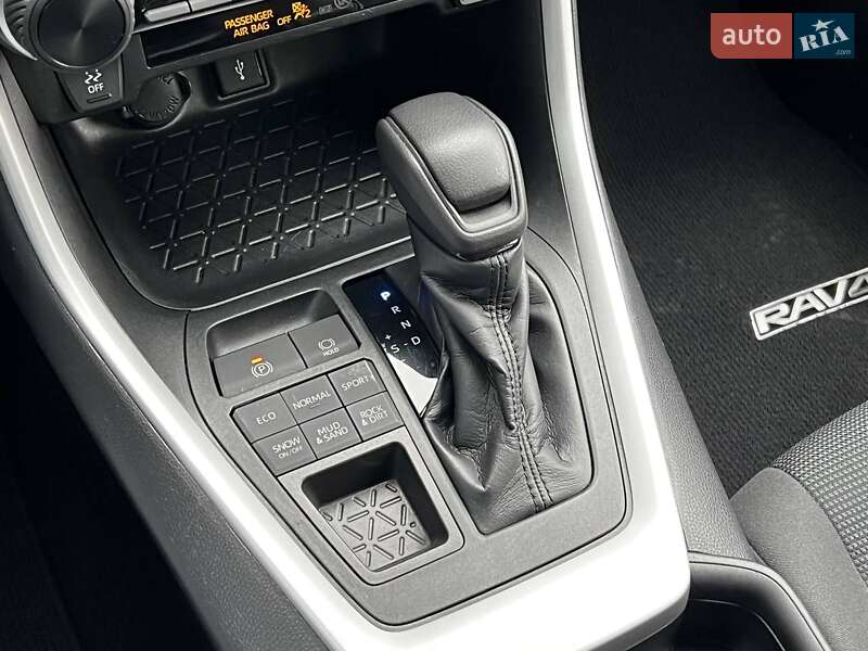 Внедорожник / Кроссовер Toyota RAV4 2021 в Киеве фото 22 Внедорожник / Кроссовер Toyota RAV4 2021 в Киеве