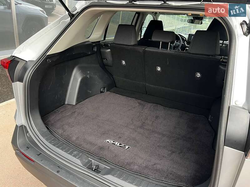 Внедорожник / Кроссовер Toyota RAV4 2021 в Киеве фото 27 Внедорожник / Кроссовер Toyota RAV4 2021 в Киеве