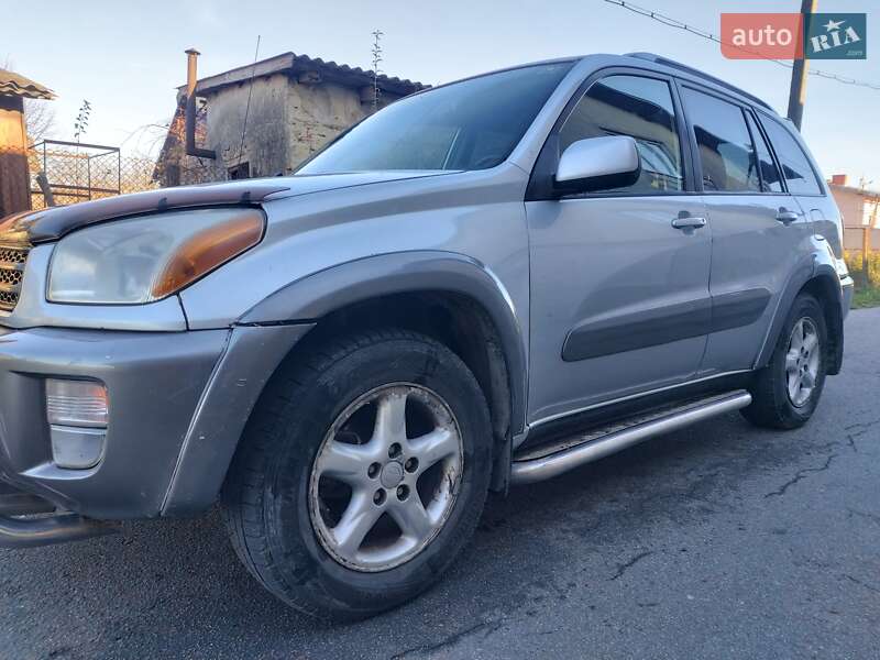 Внедорожник / Кроссовер Toyota RAV4 2001 в Стрые