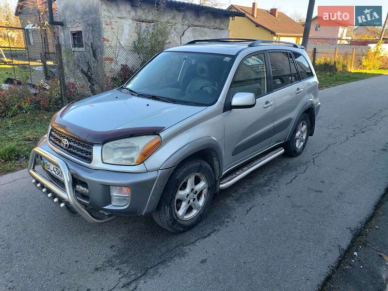Внедорожник / Кроссовер Toyota RAV4 2001 в Стрые