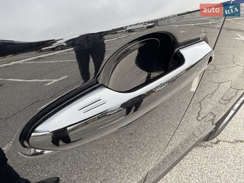 Позашляховик / Кросовер Toyota RAV4 2020 в Києві