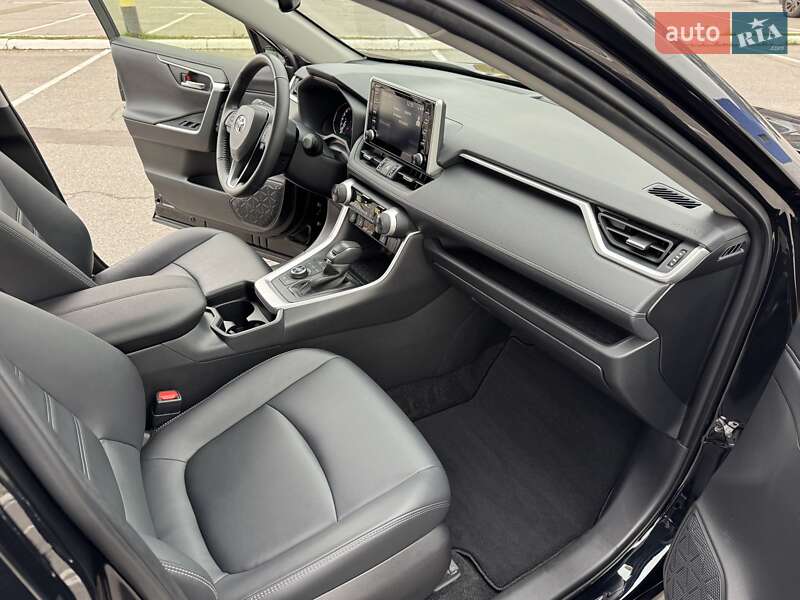 Позашляховик / Кросовер Toyota RAV4 2020 в Києві