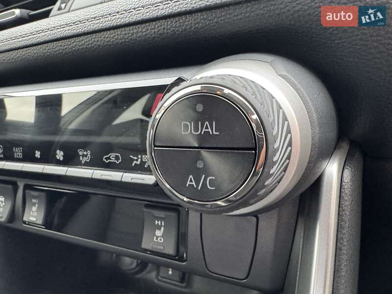 Позашляховик / Кросовер Toyota RAV4 2020 в Києві