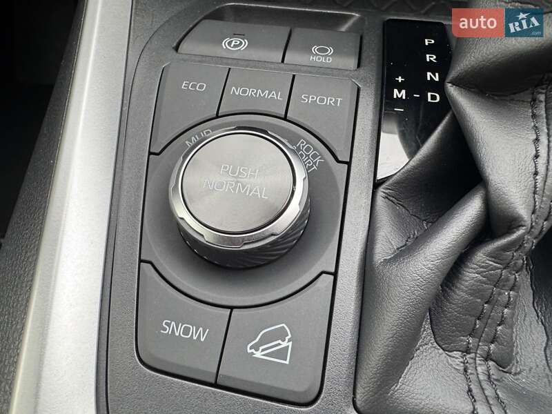 Позашляховик / Кросовер Toyota RAV4 2020 в Києві