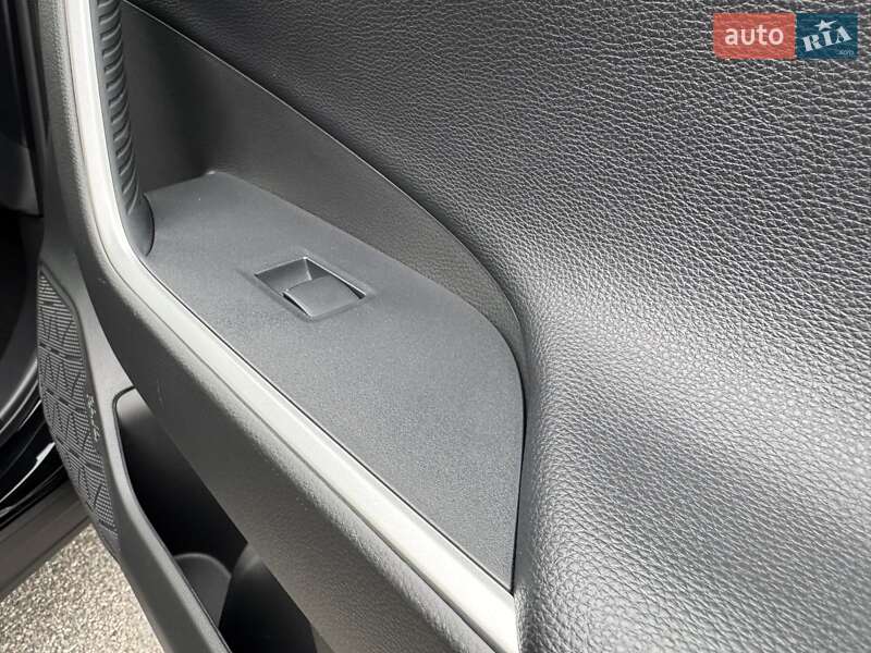 Позашляховик / Кросовер Toyota RAV4 2020 в Києві