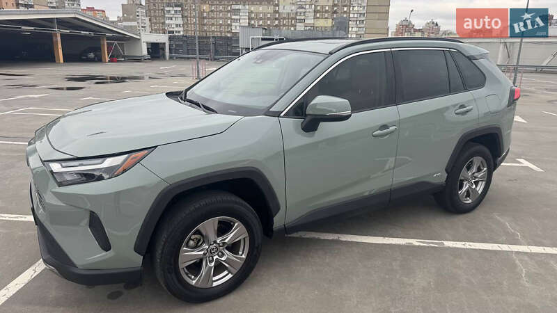 Внедорожник / Кроссовер Toyota RAV4 2022 в Киеве