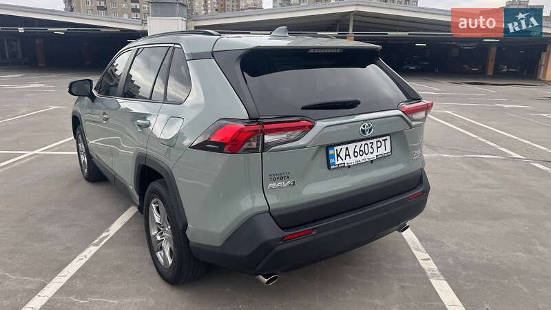 Внедорожник / Кроссовер Toyota RAV4 2022 в Киеве