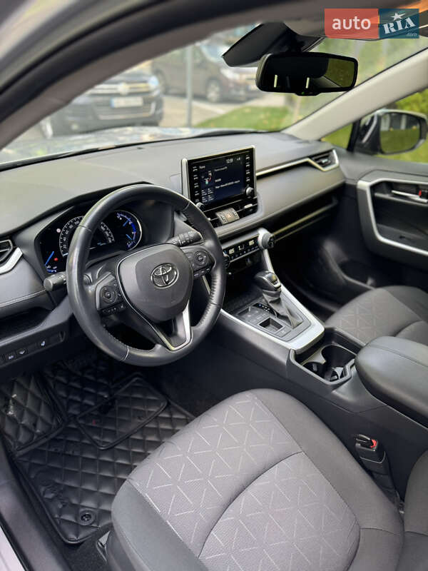 Внедорожник / Кроссовер Toyota RAV4 2020 в Днепре фото 14 Внедорожник / Кроссовер Toyota RAV4 2020 в Днепре