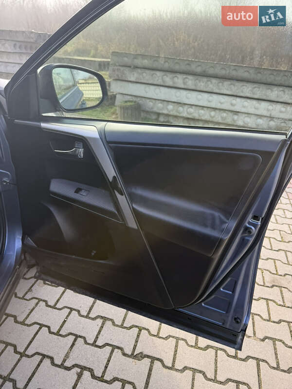 Внедорожник / Кроссовер Toyota RAV4 2014 в Ивано-Франковске фото 13 Внедорожник / Кроссовер Toyota RAV4 2014 в Ивано-Франковске