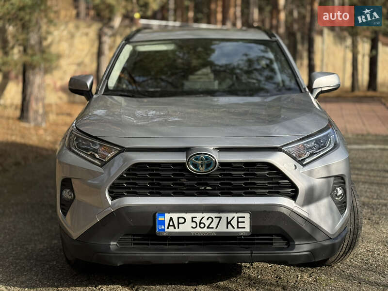 Внедорожник / Кроссовер Toyota RAV4 2019 в Киеве