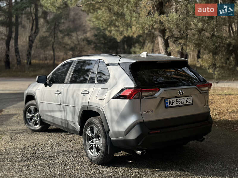 Внедорожник / Кроссовер Toyota RAV4 2019 в Киеве