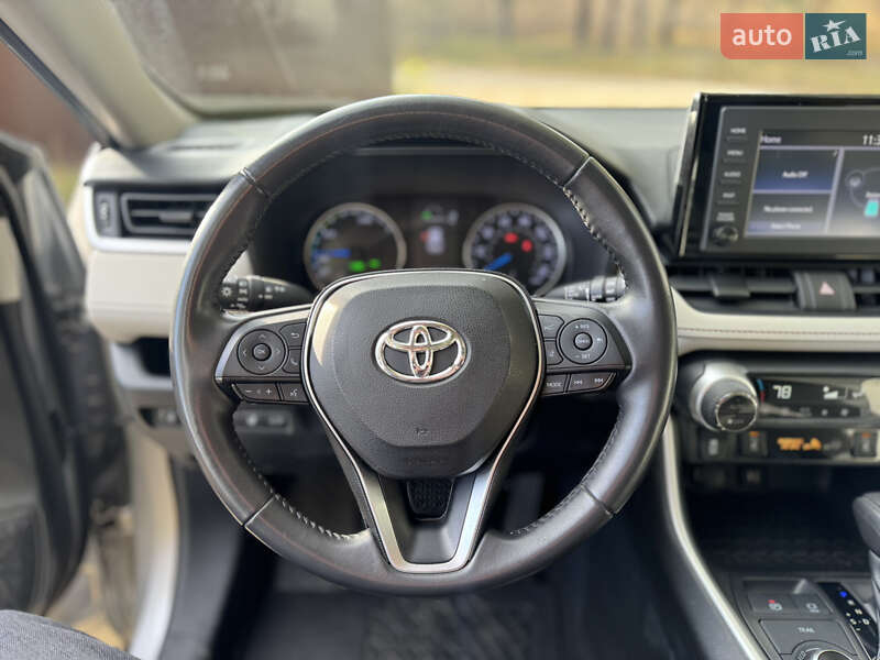 Внедорожник / Кроссовер Toyota RAV4 2019 в Киеве