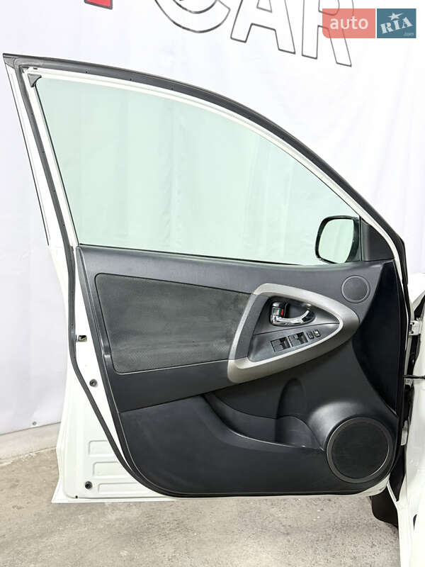 Внедорожник / Кроссовер Toyota RAV4 2010 в Одессе фото 26 Внедорожник / Кроссовер Toyota RAV4 2010 в Одессе