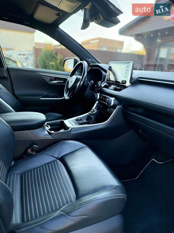 Позашляховик / Кросовер Toyota RAV4 2020 в Одесі