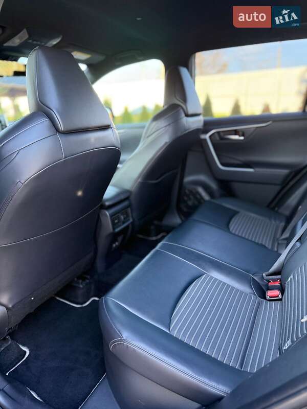 Позашляховик / Кросовер Toyota RAV4 2020 в Одесі