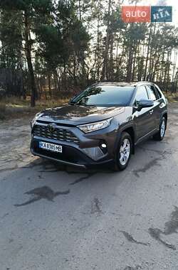 Внедорожник / Кроссовер Toyota RAV4 2021 в Украинке