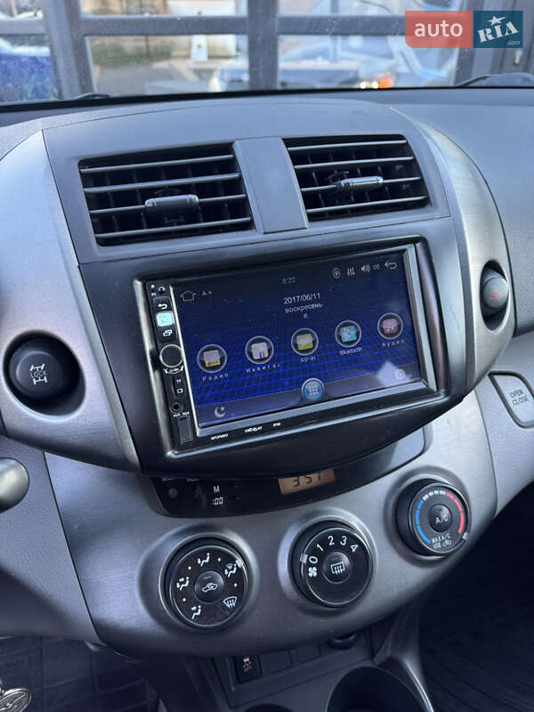 Позашляховик / Кросовер Toyota RAV4 2009 в Львові