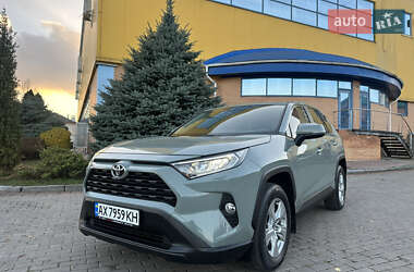 Внедорожник / Кроссовер Toyota RAV4 2021 в Харькове