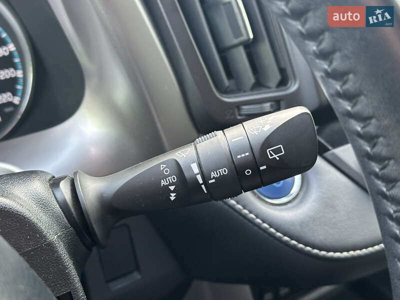 Внедорожник / Кроссовер Toyota RAV4 2017 в Киеве