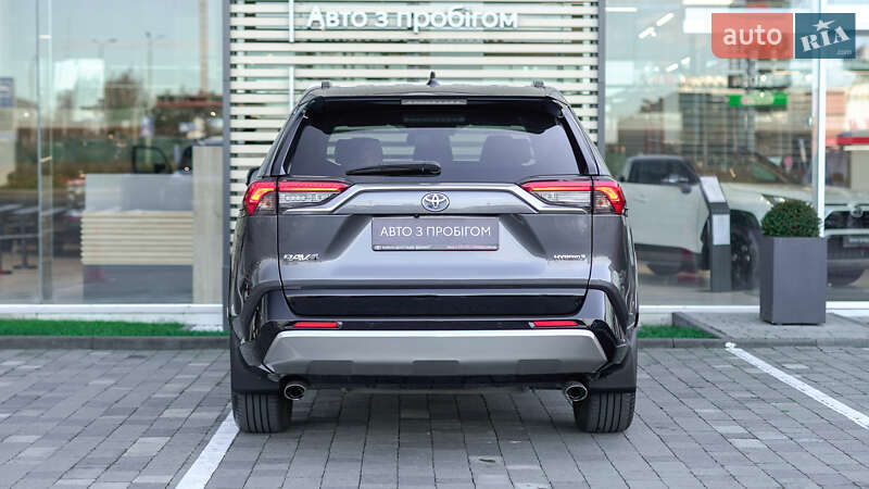 Внедорожник / Кроссовер Toyota RAV4 2023 в Львове