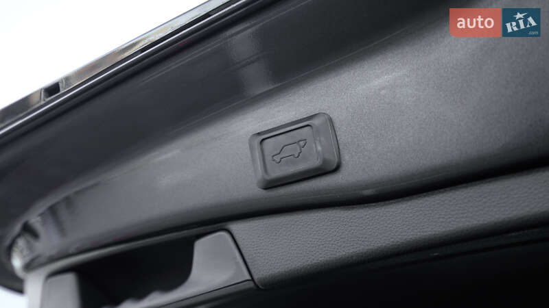 Внедорожник / Кроссовер Toyota RAV4 2023 в Львове