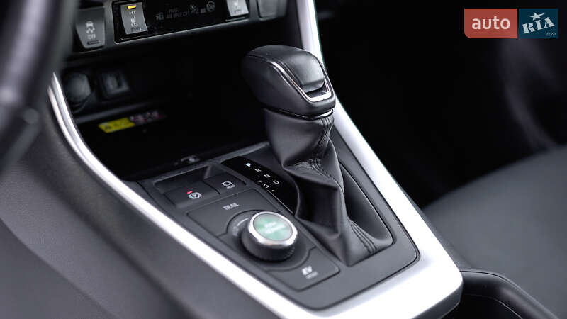 Внедорожник / Кроссовер Toyota RAV4 2023 в Львове
