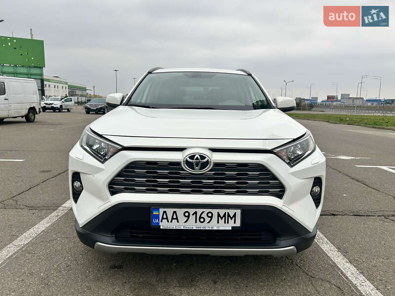 Внедорожник / Кроссовер Toyota RAV4 2019 в Киеве фото 2 Внедорожник / Кроссовер Toyota RAV4 2019 в Киеве