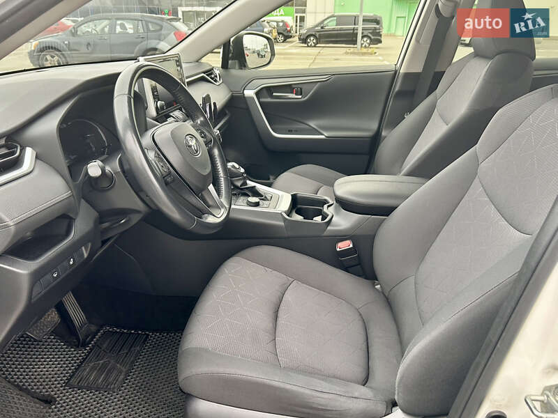 Внедорожник / Кроссовер Toyota RAV4 2019 в Киеве фото 8 Внедорожник / Кроссовер Toyota RAV4 2019 в Киеве