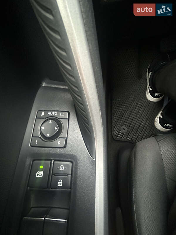 Внедорожник / Кроссовер Toyota RAV4 2019 в Киеве фото 18 Внедорожник / Кроссовер Toyota RAV4 2019 в Киеве