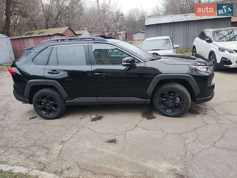 Внедорожник / Кроссовер Toyota RAV4 2019 в Киеве