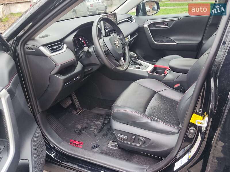 Внедорожник / Кроссовер Toyota RAV4 2019 в Киеве