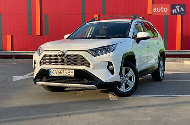 Внедорожник / Кроссовер Toyota RAV4 2020 в Киеве