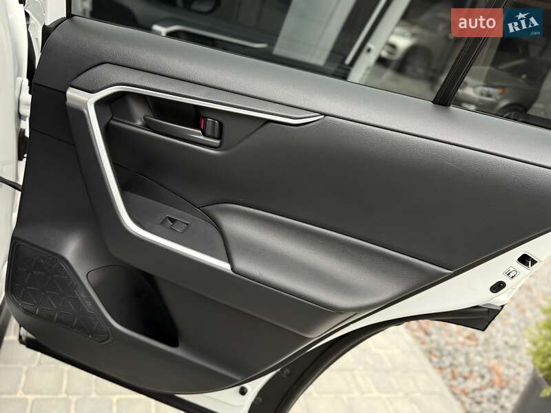 Внедорожник / Кроссовер Toyota RAV4 2020 в Виннице фото 57 Внедорожник / Кроссовер Toyota RAV4 2020 в Виннице