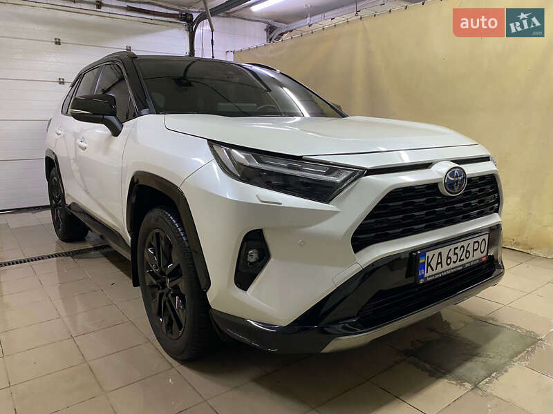 Внедорожник / Кроссовер Toyota RAV4 2024 в Киеве