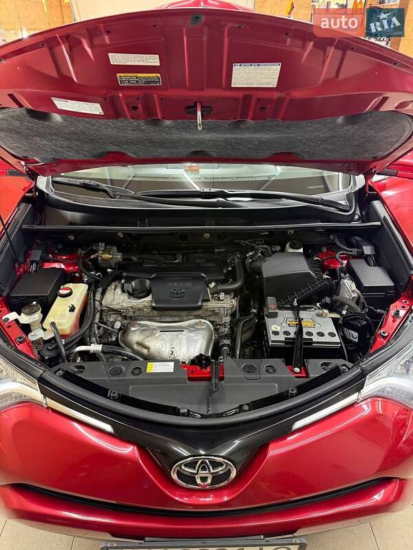 Позашляховик / Кросовер Toyota RAV4 2016 в Харкові