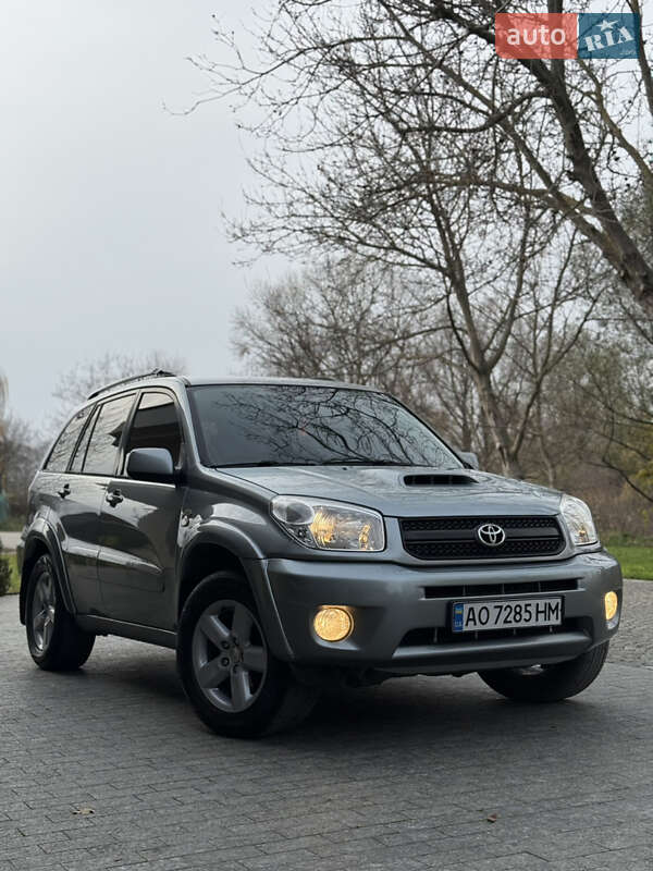 Позашляховик / Кросовер Toyota RAV4 2004 в Ужгороді фото 4 Позашляховик / Кросовер Toyota RAV4 2004 в Ужгороді