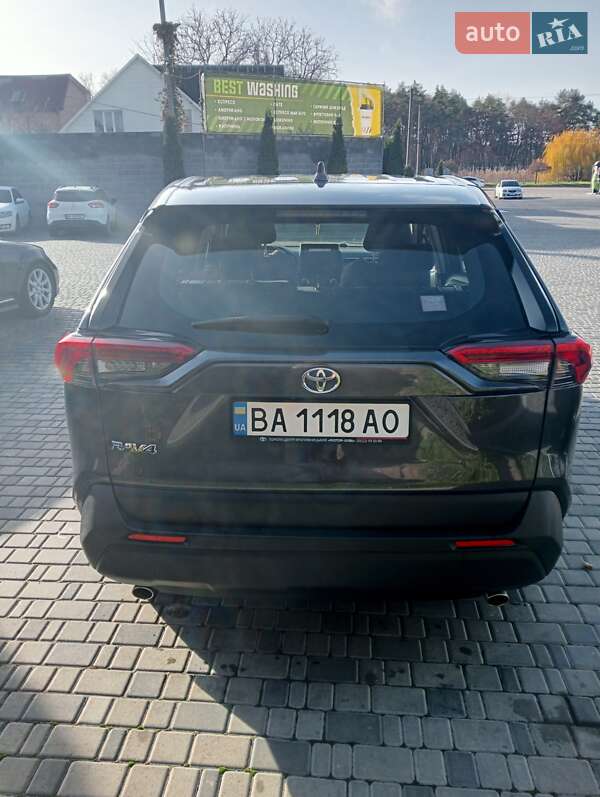 Внедорожник / Кроссовер Toyota RAV4 2021 в Кропивницком