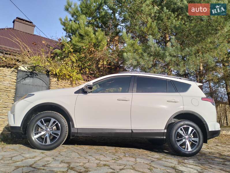 Внедорожник / Кроссовер Toyota RAV4 2018 в Ровно фото 40 Внедорожник / Кроссовер Toyota RAV4 2018 в Ровно