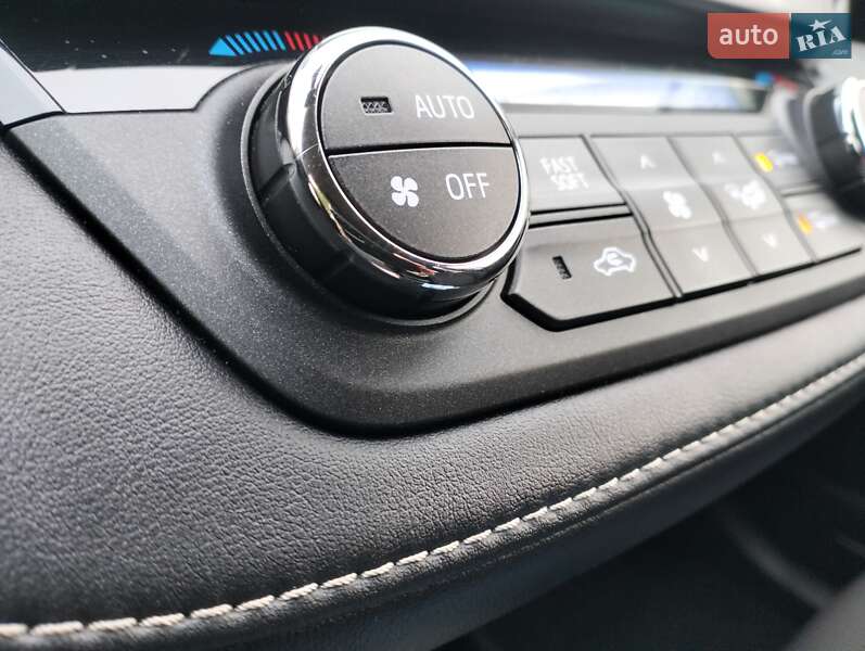 Внедорожник / Кроссовер Toyota RAV4 2018 в Ровно фото 7 Внедорожник / Кроссовер Toyota RAV4 2018 в Ровно